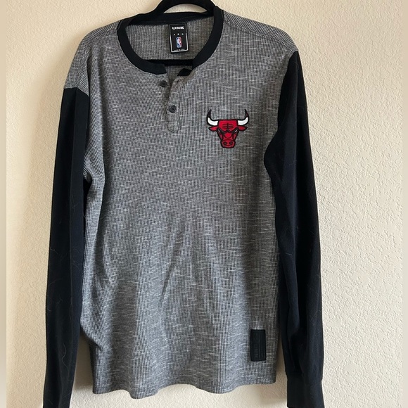 NBA Other - CHICAGO bulls long sleeve
